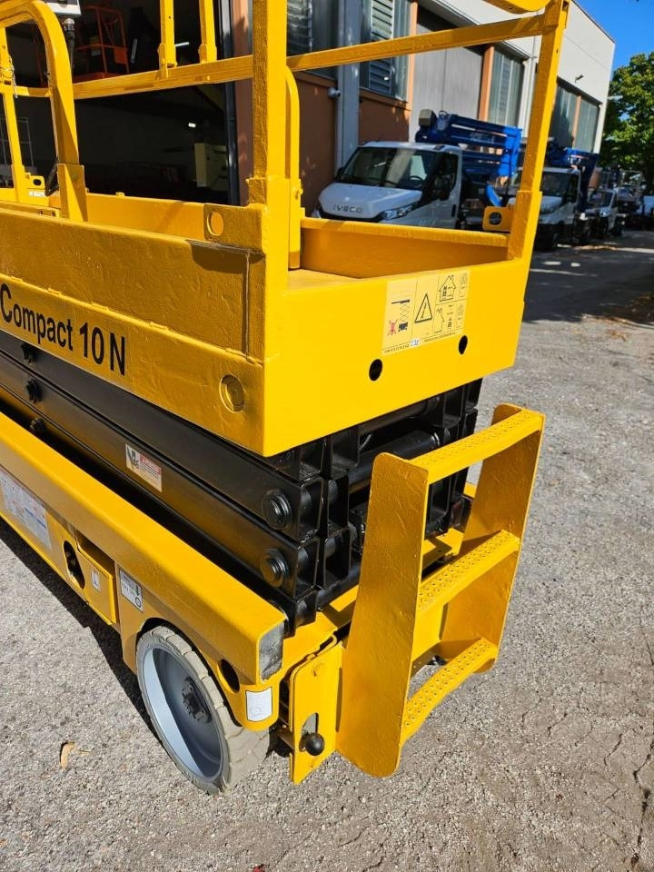 Haulotte Compact 10 N - مرفاع مقصي: صورة 4 Haulotte Compact 10 N - مرفاع مقصي: صورة 4