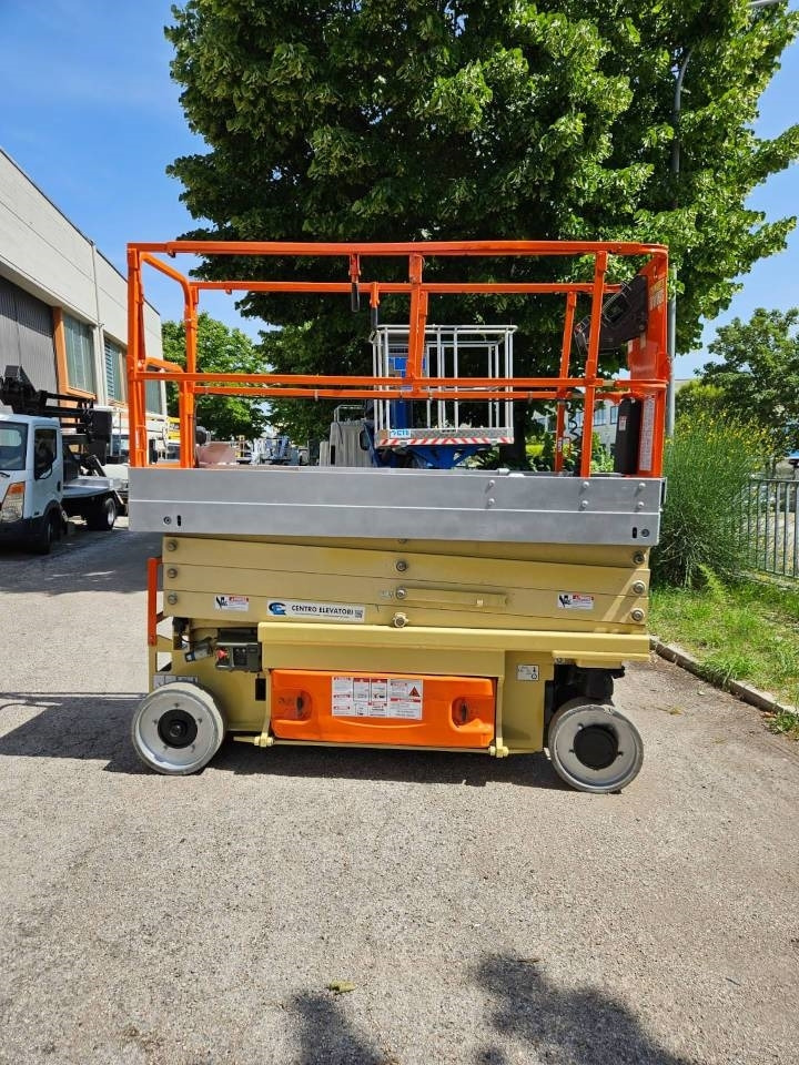 JLG 2630 ES - مرفاع مقصي: صورة 2 JLG 2630 ES - مرفاع مقصي: صورة 2