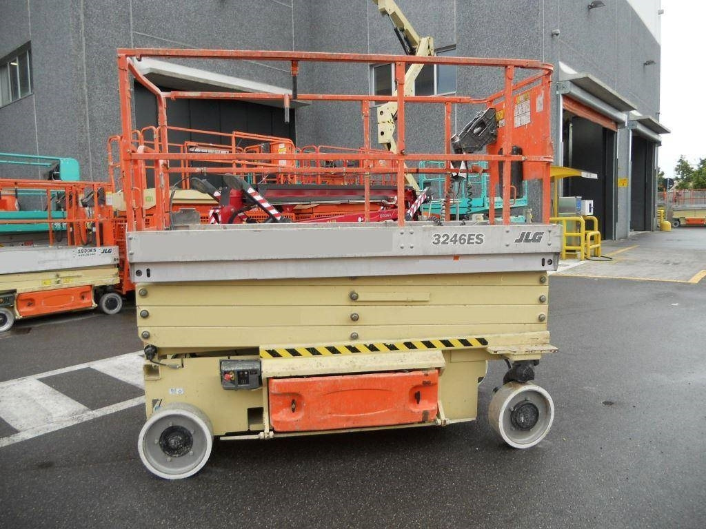 JLG 3246 - مرفاع مقصي: صورة 1 JLG 3246 - مرفاع مقصي: صورة 1