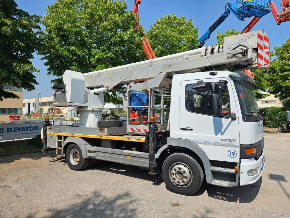 Multitel J328.200 ALU EF - منصة محمولة مثبتة على الشاحنة: صورة 1 Multitel J328.200 ALU EF - منصة محمولة مثبتة على الشاحنة: صورة 1