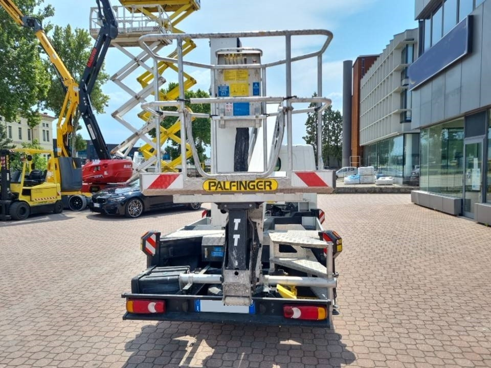 Palfinger P 240 AXE - منصة محمولة مثبتة على الشاحنة: صورة 4 Palfinger P 240 AXE - منصة محمولة مثبتة على الشاحنة: صورة 4