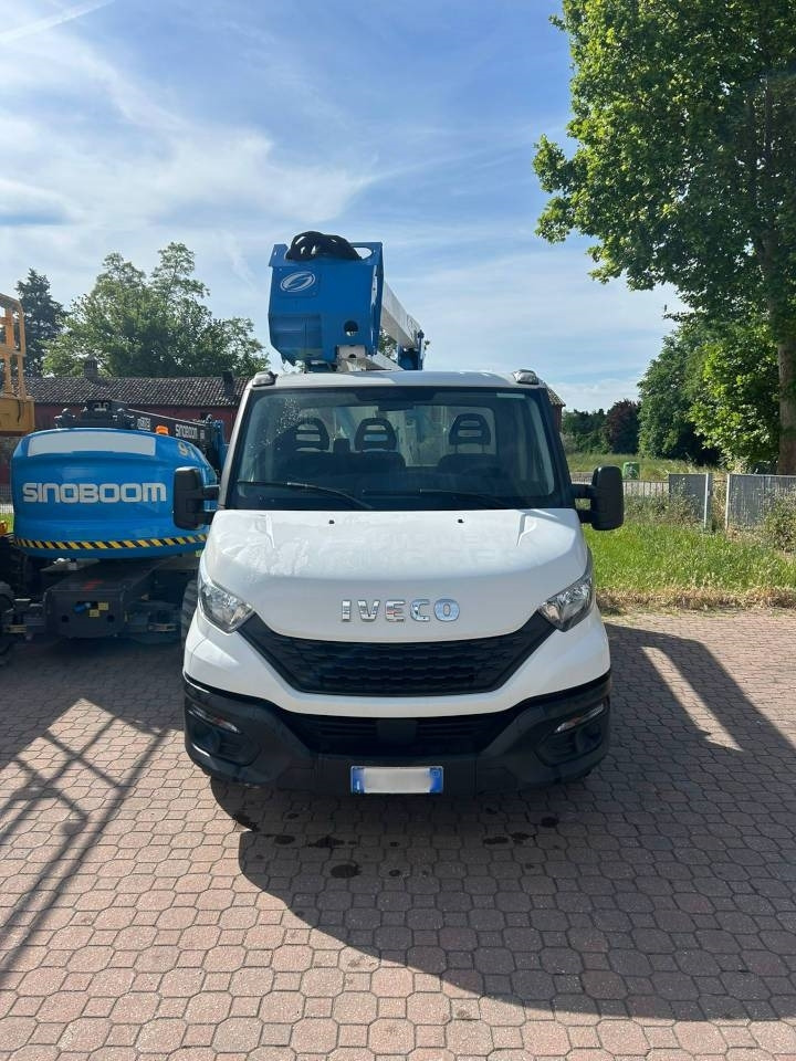 Socage 20D - منصة محمولة مثبتة على الشاحنة: صورة 2 Socage 20D - منصة محمولة مثبتة على الشاحنة: صورة 2