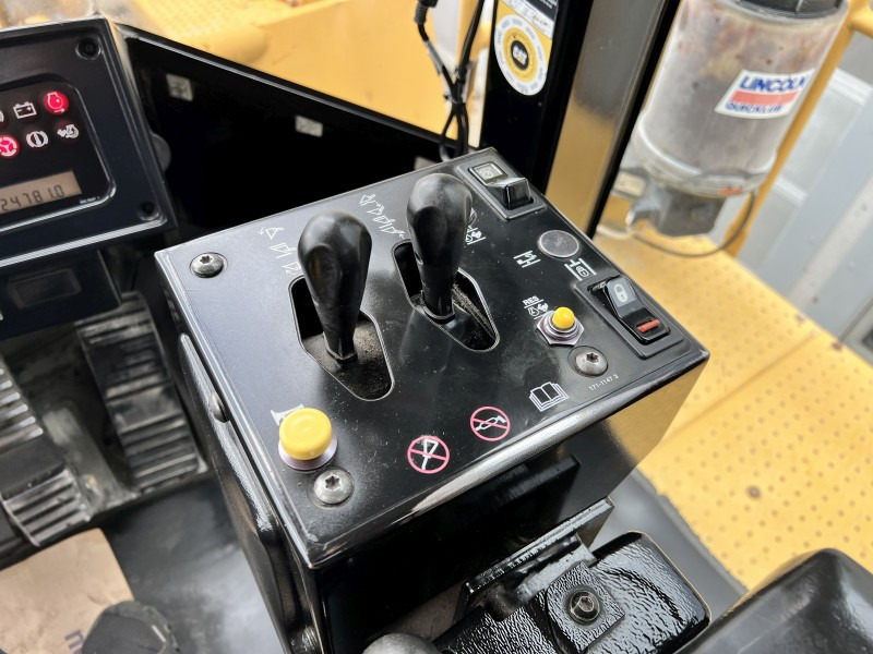 اللودر بعجل Caterpillar 988G (110975): صورة 12 اللودر بعجل Caterpillar 988G (110975): صورة 12