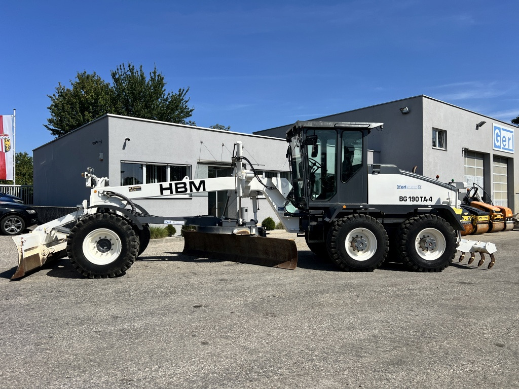 HBM Bomag BG 190TA-4 (111673) - ماكينة تسوية: صورة 1 HBM Bomag BG 190TA-4 (111673) - ماكينة تسوية: صورة 1