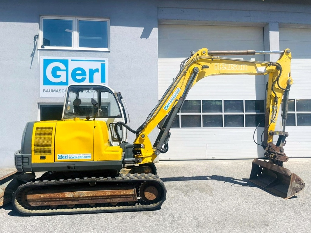 Neuson 8002 RDV (4015) - حفار صغير: صورة 2 Neuson 8002 RDV (4015) - حفار صغير: صورة 2