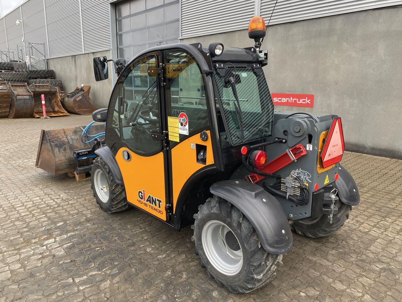 Giant 4548 Tendo - آلة رفع ونقل تلسكوبية: صورة 2 Giant 4548 Tendo - آلة رفع ونقل تلسكوبية: صورة 2