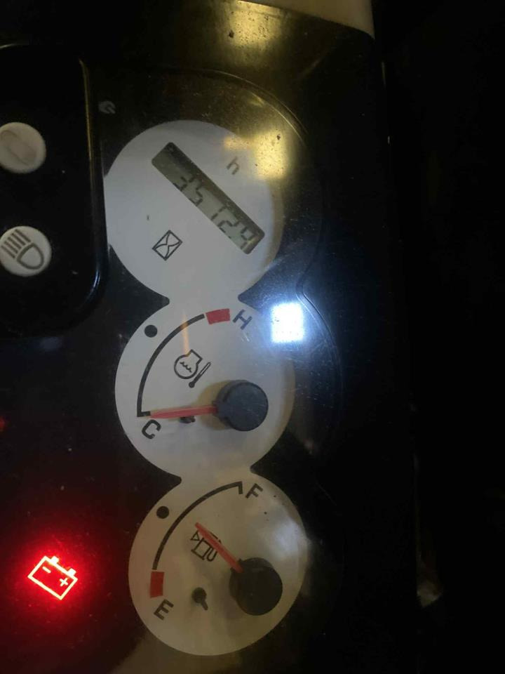 Komatsu PC50MR-2 - حفار صغير: صورة 4 Komatsu PC50MR-2 - حفار صغير: صورة 4