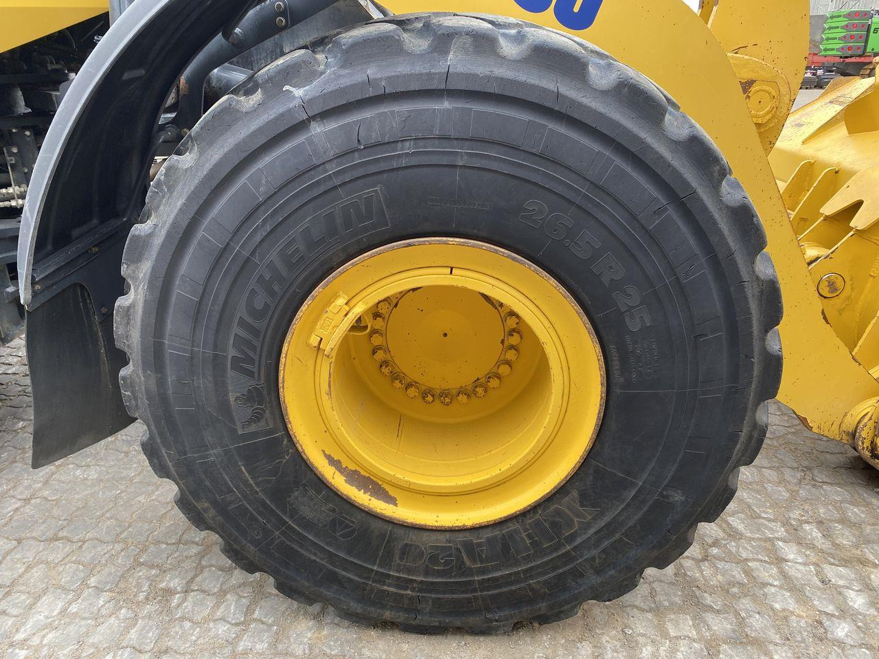 اللودر بعجل Komatsu WA480-8: صورة 6