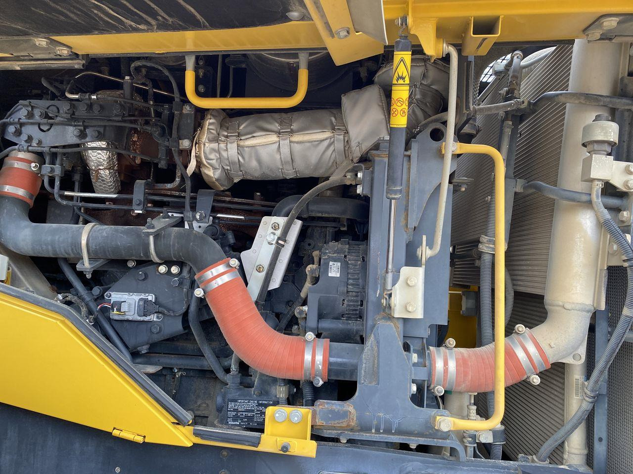 اللودر بعجل Komatsu WA480-8: صورة 9