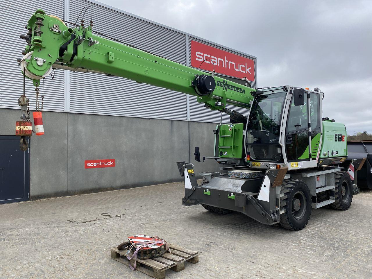 Sennebogen 613E - آلة التعامل مع النفايات: صورة 1 Sennebogen 613E - آلة التعامل مع النفايات: صورة 1