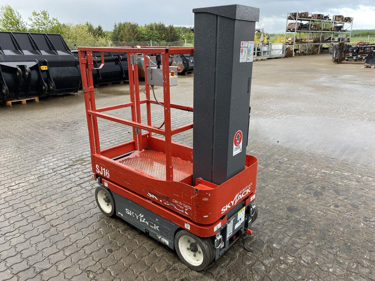 Skyjack SJ16 - مرفاع بصاري عمودي: صورة 5 Skyjack SJ16 - مرفاع بصاري عمودي: صورة 5