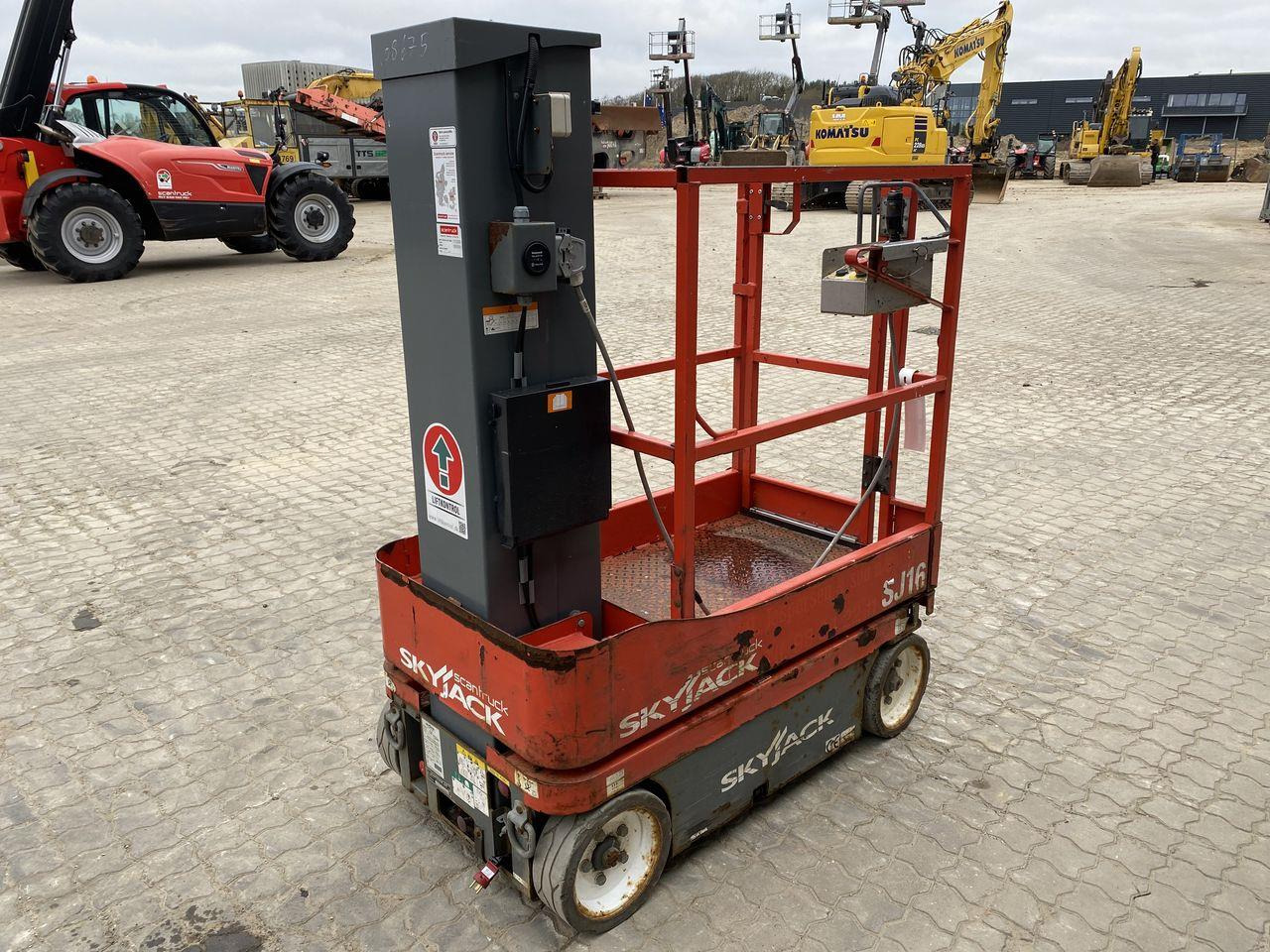 Skyjack SJ16 - مرفاع بصاري عمودي: صورة 4 Skyjack SJ16 - مرفاع بصاري عمودي: صورة 4