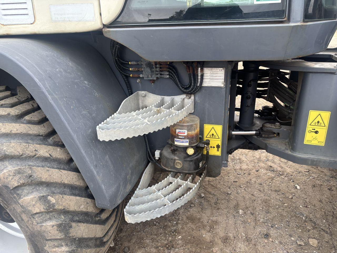 لودر مفصلي صغير Terex TL100: صورة 6 لودر مفصلي صغير Terex TL100: صورة 6