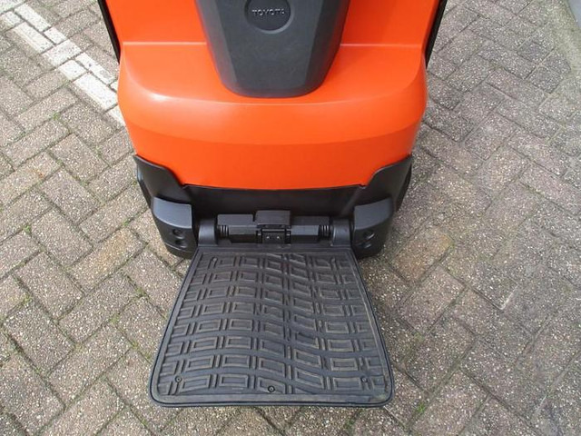 Toyota SWE 120 - آلة تكديس: صورة 4 Toyota SWE 120 - آلة تكديس: صورة 4