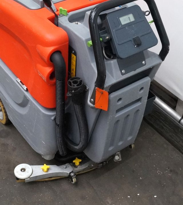 Hako Hakomatic B70 - ماكينة فرك وتجفيف: صورة 4 Hako Hakomatic B70 - ماكينة فرك وتجفيف: صورة 4