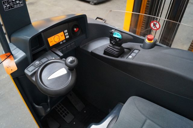 Jungheinrich ETV214 - رافعة شوكية للوصول للأماكن الضيقة: صورة 3 Jungheinrich ETV214 - رافعة شوكية للوصول للأماكن الضيقة: صورة 3