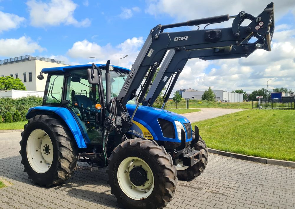 New Holland T5040 - جرار: صورة 2 New Holland T5040 - جرار: صورة 2