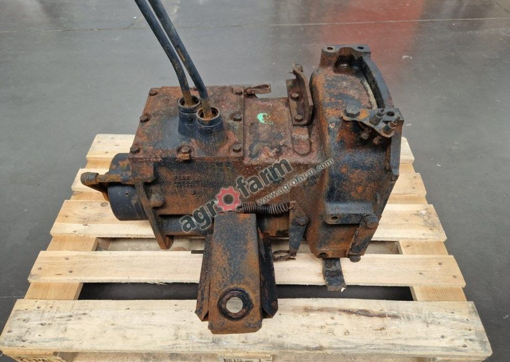 Skrzynia biegów Fiat 680 DT 5104711 - صندوق التروس: صورة 4 Skrzynia biegów Fiat 680 DT 5104711 - صندوق التروس: صورة 4
