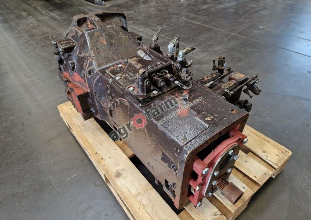 Skrzynia biegów New Holland M100 - صندوق التروس: صورة 3 Skrzynia biegów New Holland M100 - صندوق التروس: صورة 3