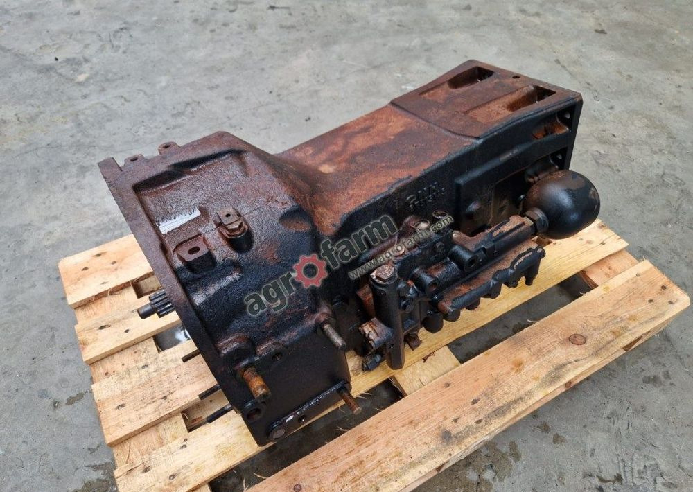 Skrzynia biegów New Holland T5040 - صندوق التروس: صورة 1 Skrzynia biegów New Holland T5040 - صندوق التروس: صورة 1