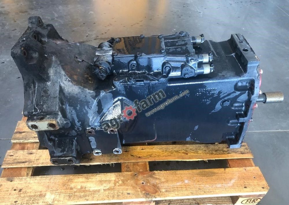 Skrzynia biegów New Holland TS100A 47132498 - صندوق التروس: صورة 4 Skrzynia biegów New Holland TS100A 47132498 - صندوق التروس: صورة 4