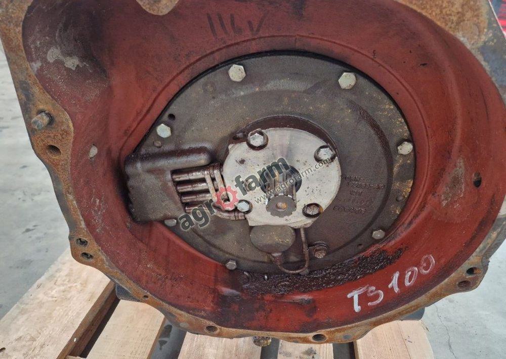 Skrzynia biegów New Holland TS100 - صندوق التروس: صورة 4 Skrzynia biegów New Holland TS100 - صندوق التروس: صورة 4