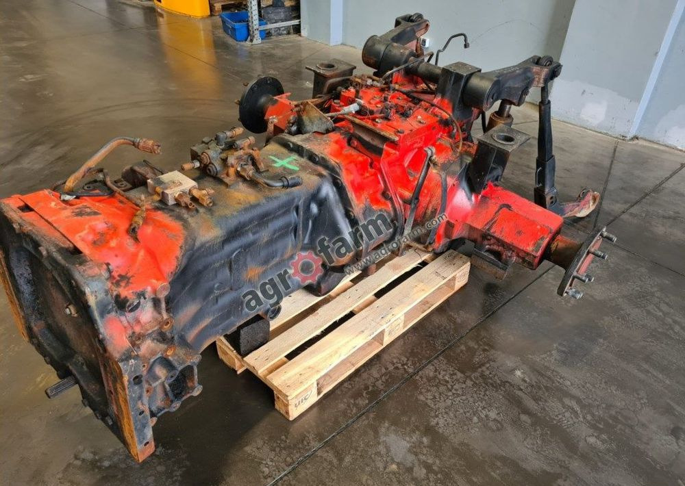 Skrzynia biegów, most tylny McCormick MTX 155 - صندوق التروس: صورة 3 Skrzynia biegów, most tylny McCormick MTX 155 - صندوق التروس: صورة 3