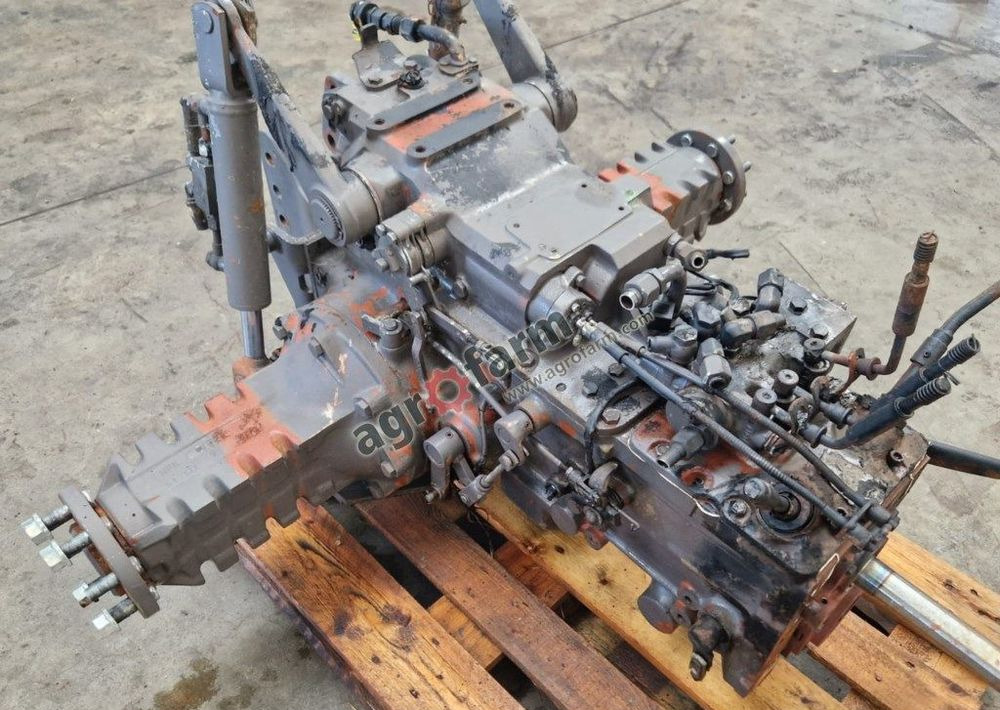 Skrzynia biegów, most tylny Renault Fructus 130 - صندوق التروس: صورة 1 Skrzynia biegów, most tylny Renault Fructus 130 - صندوق التروس: صورة 1
