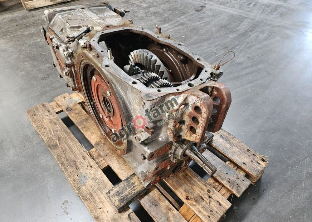 TYLNY MOST MASSEY FERGUSON 3070 3382213M4 - صندوق التروس: صورة 3 TYLNY MOST MASSEY FERGUSON 3070 3382213M4 - صندوق التروس: صورة 3