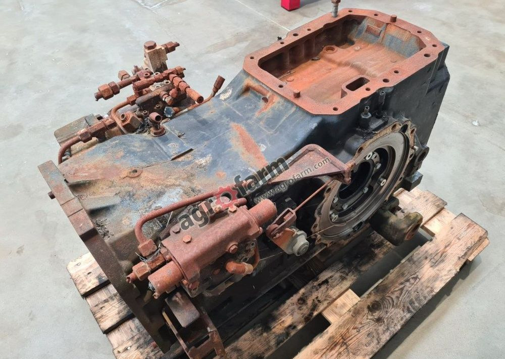 TYLNY MOST NEW HOLLAND T6.160 44980050 - صندوق التروس: صورة 2 TYLNY MOST NEW HOLLAND T6.160 44980050 - صندوق التروس: صورة 2