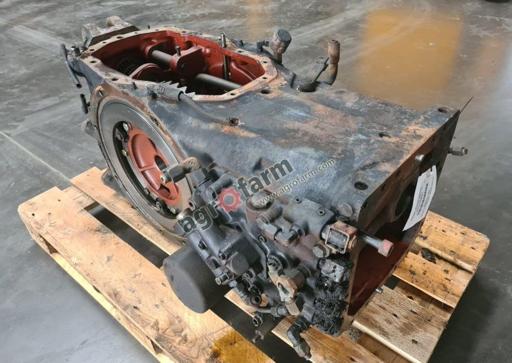 TYLNY MOST RENAULT ARES 556 0300B04 - نقل الحركة: صورة 1 TYLNY MOST RENAULT ARES 556 0300B04 - نقل الحركة: صورة 1