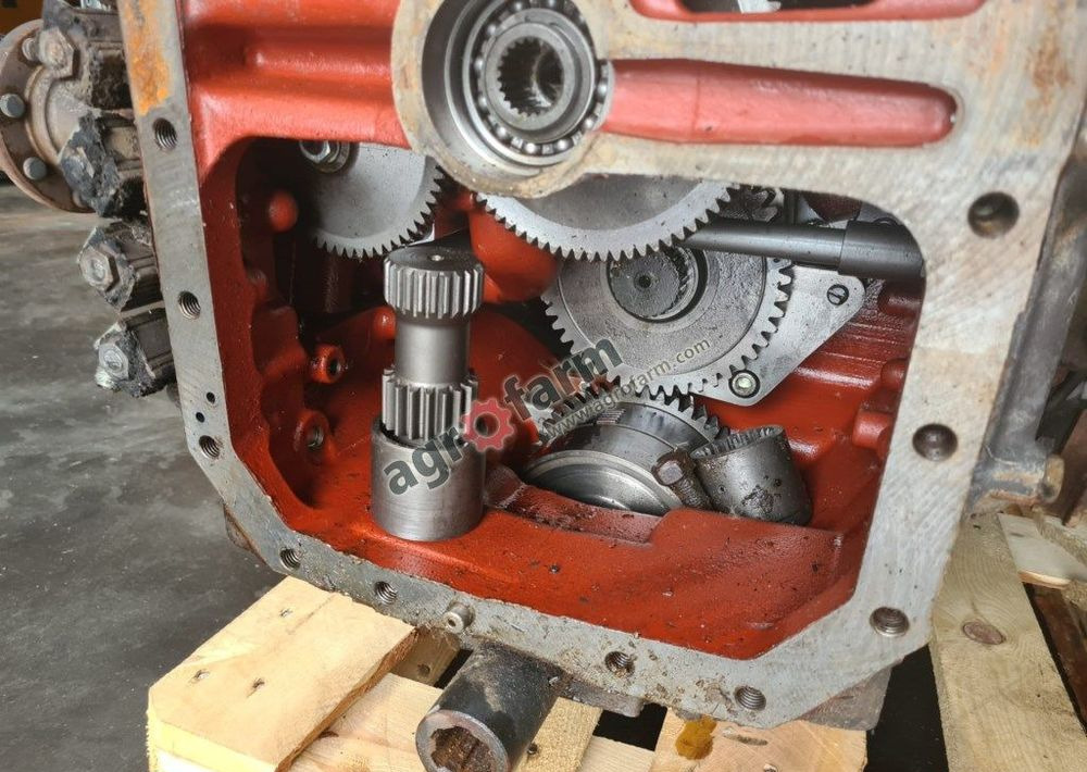 Tylny most Massey Ferguson 6180 - صندوق التروس: صورة 3 Tylny most Massey Ferguson 6180 - صندوق التروس: صورة 3