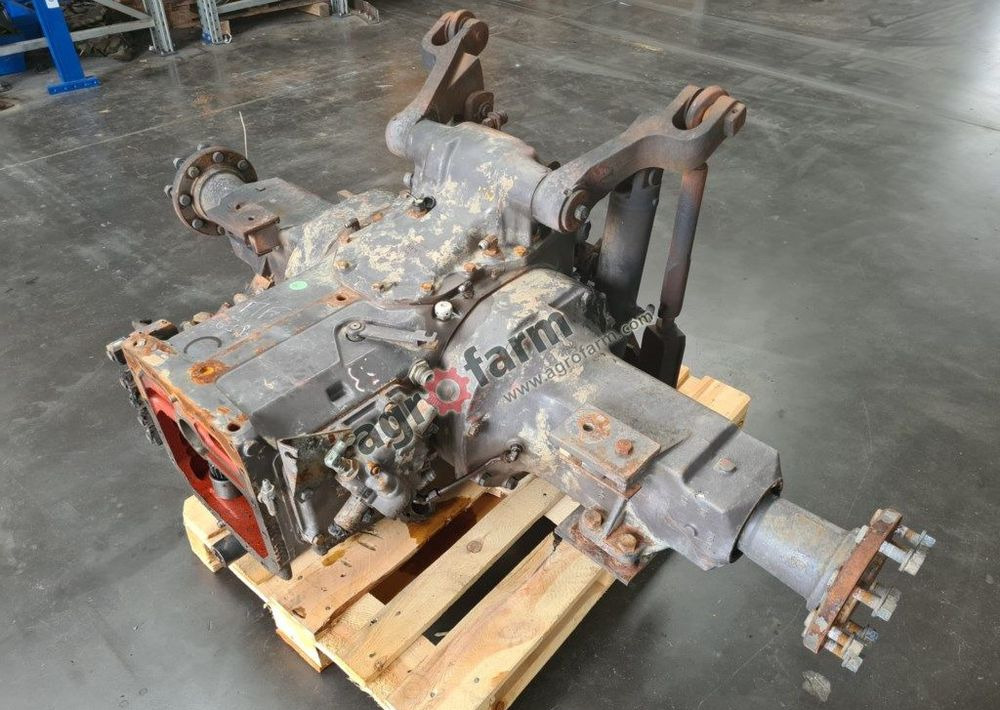 Tylny most Massey Ferguson 6180 - صندوق التروس: صورة 1 Tylny most Massey Ferguson 6180 - صندوق التروس: صورة 1