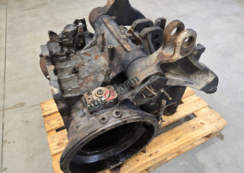 Tylny most Massey Ferguson 6614, 7465, 7620 - صندوق التروس: صورة 1 Tylny most Massey Ferguson 6614, 7465, 7620 - صندوق التروس: صورة 1