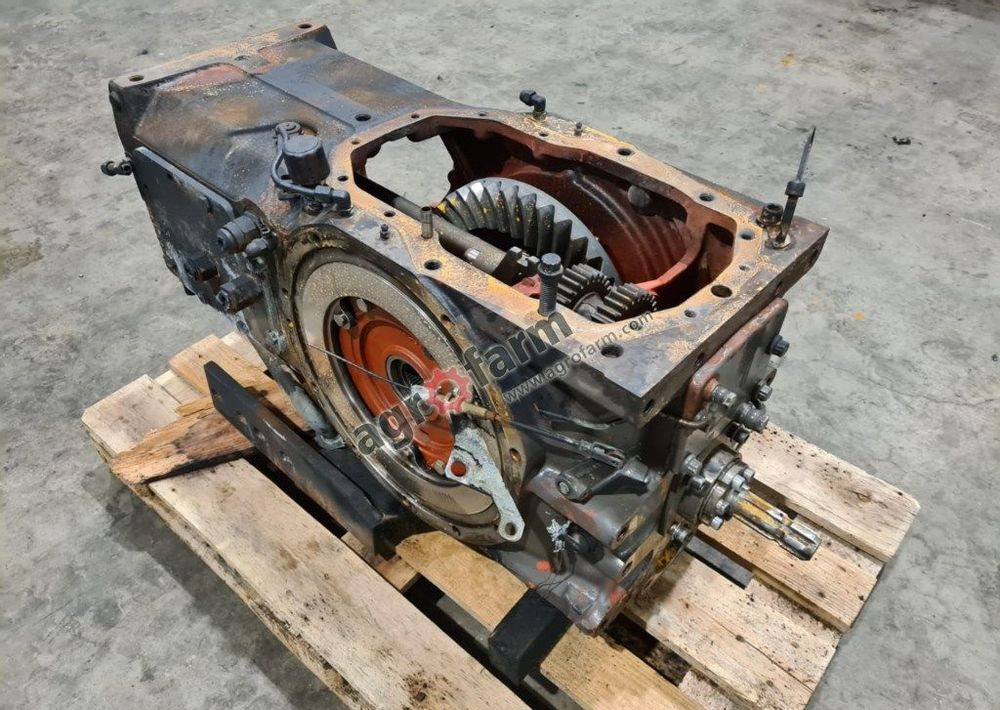 Tylny most Renault Ares 656RZ 851B6 - صندوق التروس: صورة 1 Tylny most Renault Ares 656RZ 851B6 - صندوق التروس: صورة 1