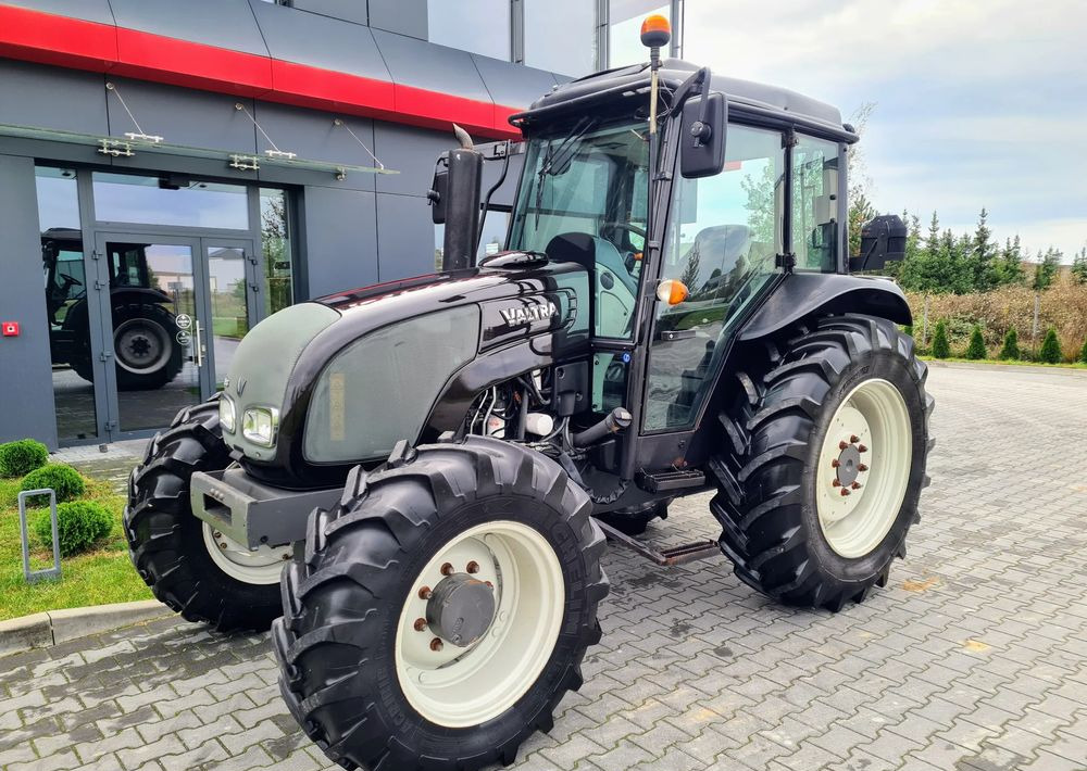 Valtra A93 - جرار: صورة 1 Valtra A93 - جرار: صورة 1