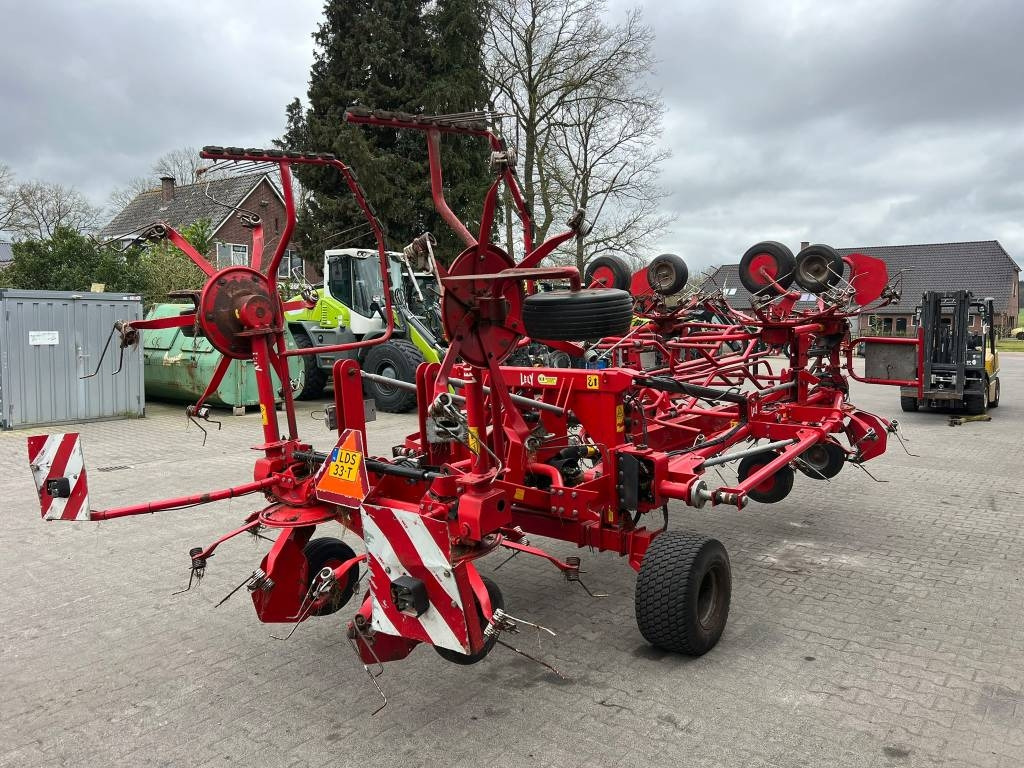 Lely Lotus 1325 - نشارة الدريس/ شوكة جرف: صورة 5 Lely Lotus 1325 - نشارة الدريس/ شوكة جرف: صورة 5