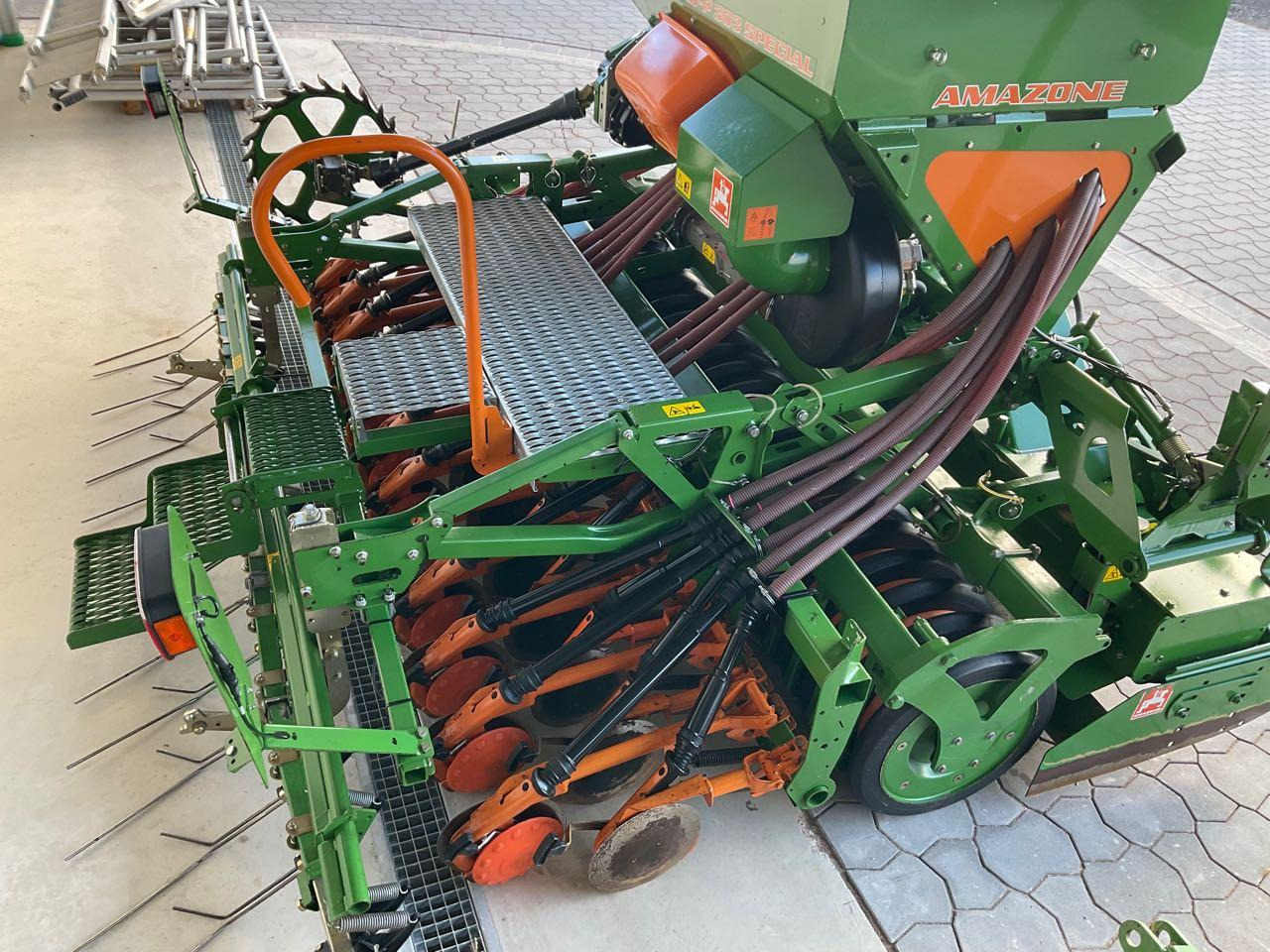 Amazone ADP 303 Spezial, KX 3000 - آلة بذر الحصاد: صورة 2 Amazone ADP 303 Spezial, KX 3000 - آلة بذر الحصاد: صورة 2