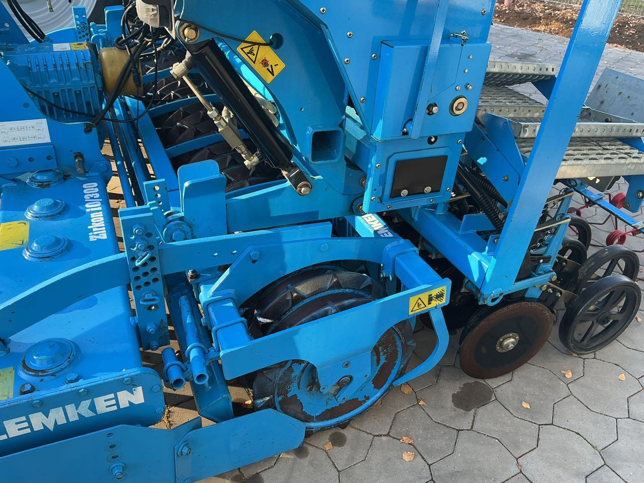 Lemken Saphir 7/300 DS - آلة بذر الحصاد: صورة 3 Lemken Saphir 7/300 DS - آلة بذر الحصاد: صورة 3