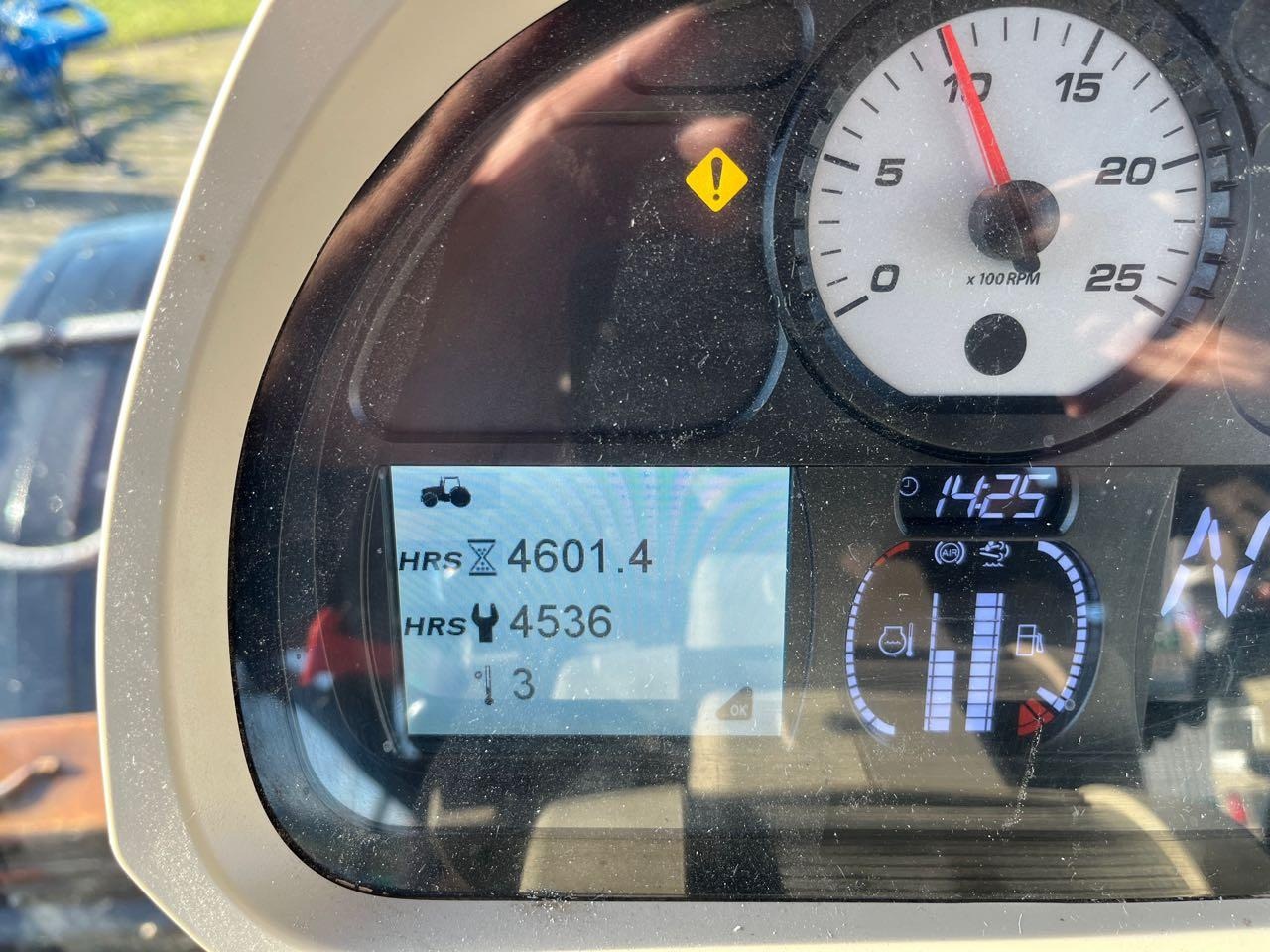 Massey Ferguson 8727 Dyna-VT - جرار: صورة 4 Massey Ferguson 8727 Dyna-VT - جرار: صورة 4