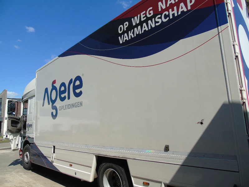 شاحنة صندوقية DAF XF 105 .460 + MANUAL + EURO 5: صورة 18