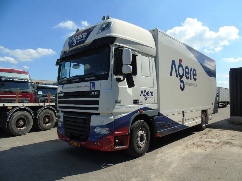 شاحنة صندوقية DAF XF 105 .460 + MANUAL + EURO 5: صورة 7