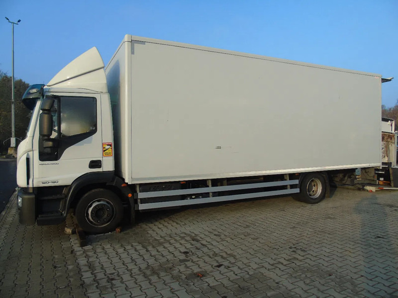 Iveco Eurocargo 120E19 + euro 6 + lift + BROKEN ENGINE - شاحنة صندوقية: صورة 2 Iveco Eurocargo 120E19 + euro 6 + lift + BROKEN ENGINE - شاحنة صندوقية: صورة 2