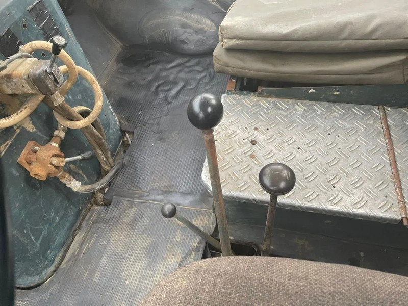 Mercedes-Benz 813 + Manual + Kipper + 4x4 - شاحنة قلاب: صورة 5 Mercedes-Benz 813 + Manual + Kipper + 4x4 - شاحنة قلاب: صورة 5