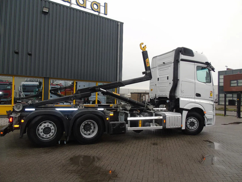 Mercedes-Benz Actros 2548 + 6x2 + RETARDER + 132.000km + 20TON HOOK HYVA - شاحنة برافعة خطافية: صورة 4 Mercedes-Benz Actros 2548 + 6x2 + RETARDER + 132.000km + 20TON HOOK HYVA - شاحنة برافعة خطافية: صورة 4