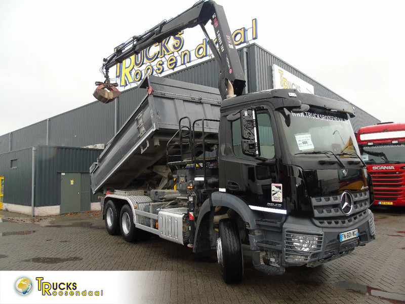 Mercedes-Benz Arocs 2643 + HIAB HIDUO 188B-3 + 6X4 + 3 SIDE TIPPER + REMOTE - شاحنة قلاب, شاحنة كرين: صورة 1 Mercedes-Benz Arocs 2643 + HIAB HIDUO 188B-3 + 6X4 + 3 SIDE TIPPER + REMOTE - شاحنة قلاب, شاحنة كرين: صورة 1