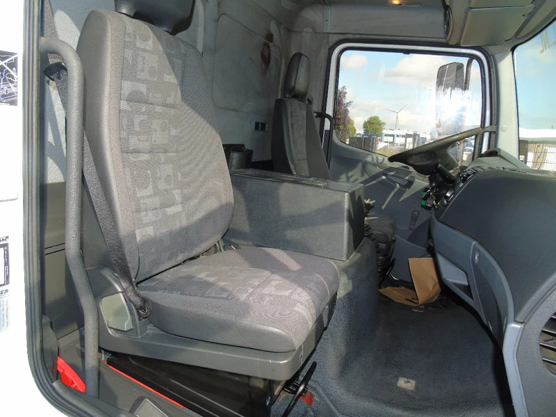 شاحنة صندوقية Mercedes-Benz Atego 1218 + euro 5 + lift: صورة 12