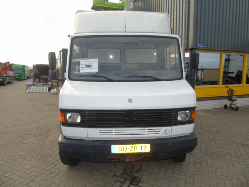 Mercedes-Benz Vario 813 811 + MANUAL + EURO 1 - شاحنة صندوقية: صورة 5 Mercedes-Benz Vario 813 811 + MANUAL + EURO 1 - شاحنة صندوقية: صورة 5