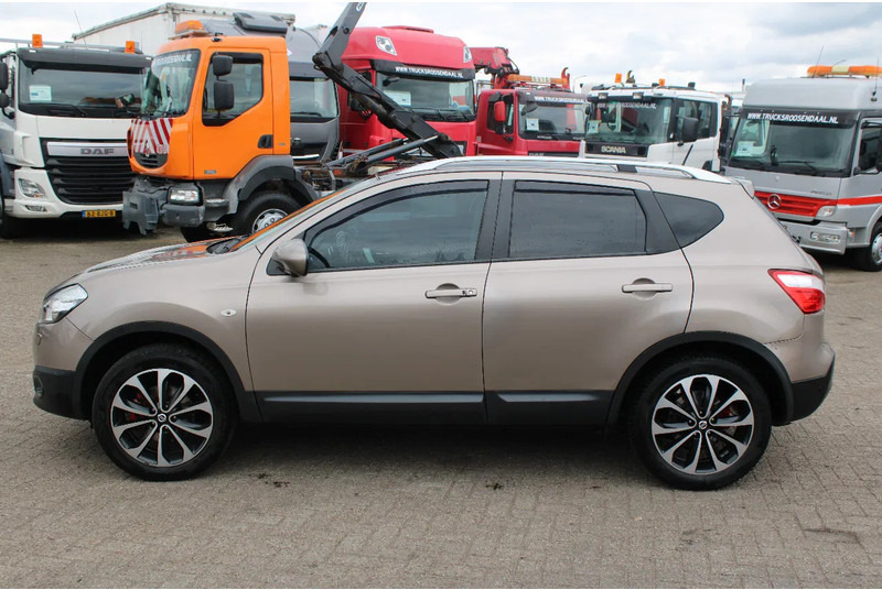 Nissan QASHQAI 2.0 AUTOMATIC / CAMERA - سيارة دفع رباعي: صورة 2 Nissan QASHQAI 2.0 AUTOMATIC / CAMERA - سيارة دفع رباعي: صورة 2