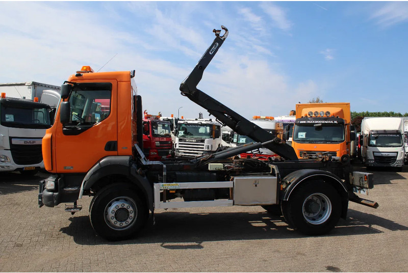 Renault Midliner 220 DCI + 4X4 + MANUAL + HOOK - شاحنة برافعة خطافية: صورة 2 Renault Midliner 220 DCI + 4X4 + MANUAL + HOOK - شاحنة برافعة خطافية: صورة 2